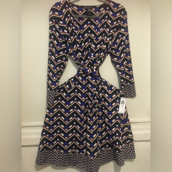 Dress Luxury Pattern Size Extra Large - Picture 8 of 9